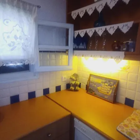 Διαμέρισμα Tzo Apartment *